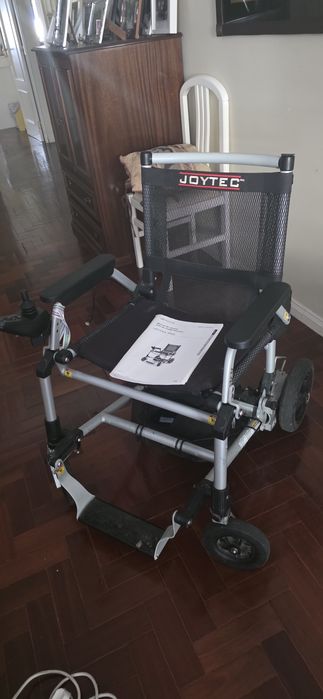 Cadeira de rodas elétrica