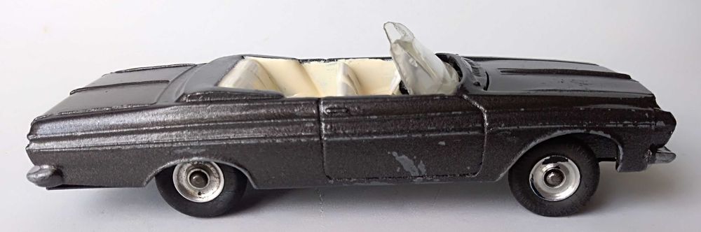 Plymouth Fury da Dinky Toys. Ver descrição
