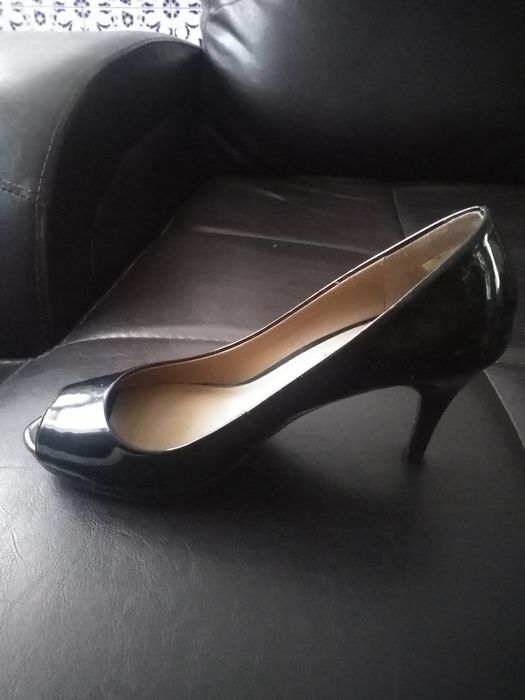 Sapatos Zara Peep Toes em verniz