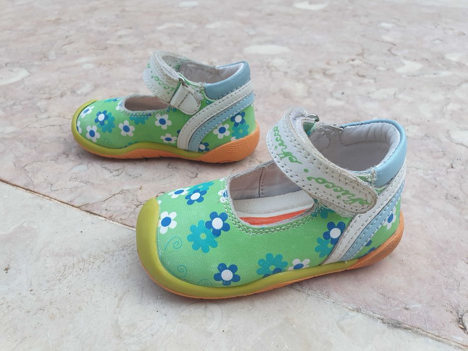 Sapatos para menina Chicco, tamanho 19