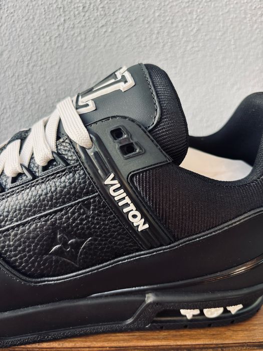 Lv Trainer All Black
