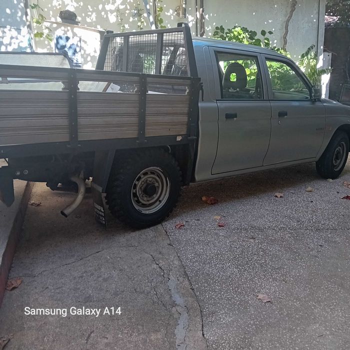Carrinha pickup Mitsubishi L200