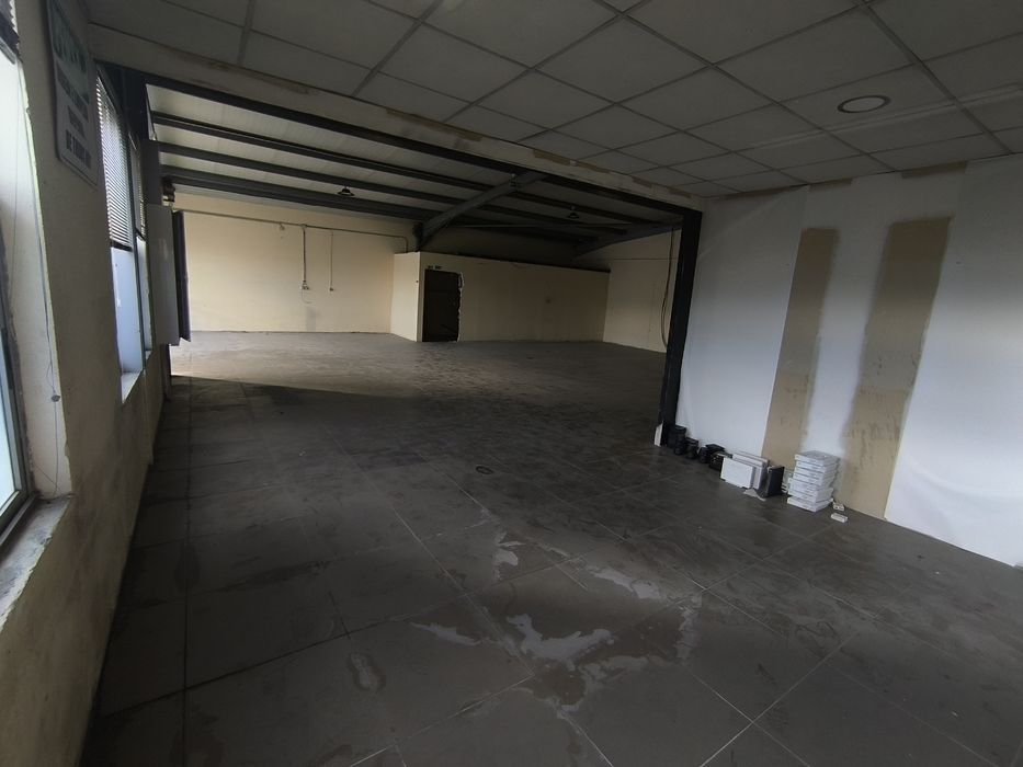 Espaço Comercial para Arrendar