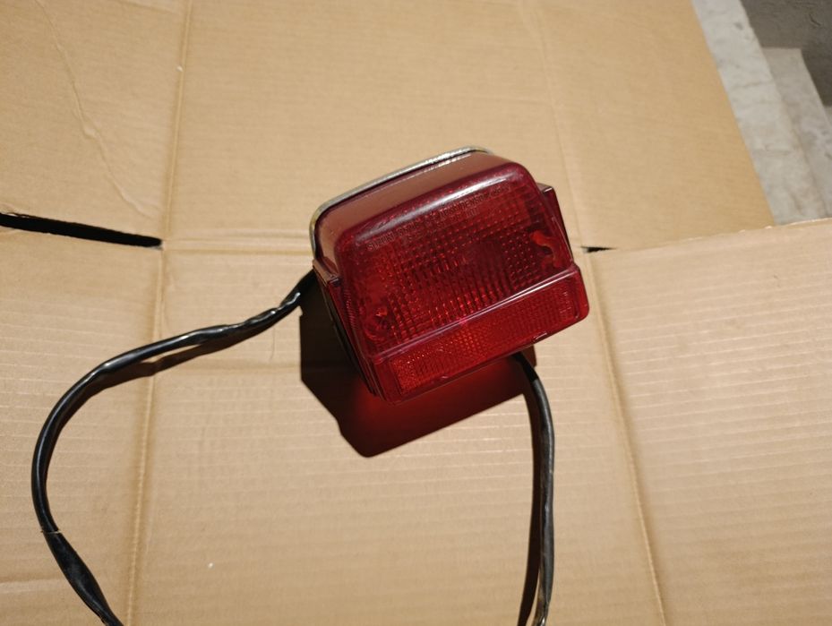 Lampa tył Suzuki GSX 450 GS 250 tylna 400 klosz obudowa oświetlenie