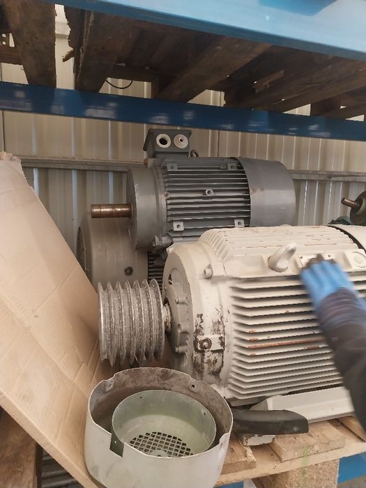 silnik elektryczny, silniki z przekładniami,różne moce i obroty.