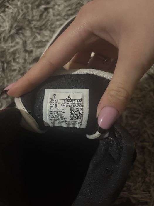 Nike Air Jordan 1 High czarno czerwono białe rozmiar 40,5