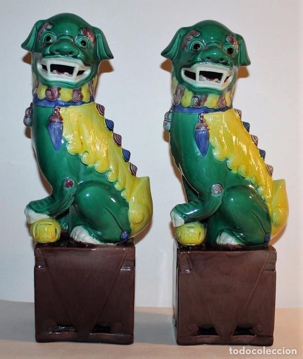 Dois caes de Foo enormes ( 38 cm) porcelana chinesa. Marcados e numerados