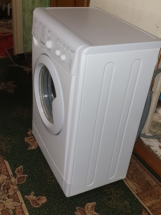 Продам стиральную машинку Индезит на 5