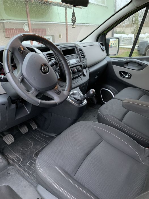 Wynajmę Busa 9 osobowego Renault Trafic DŁUGI