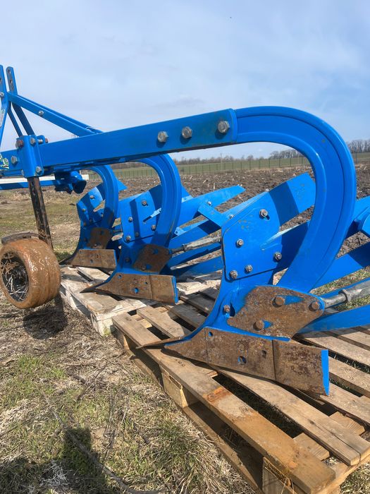 Продам плуг онлю трикорпусний