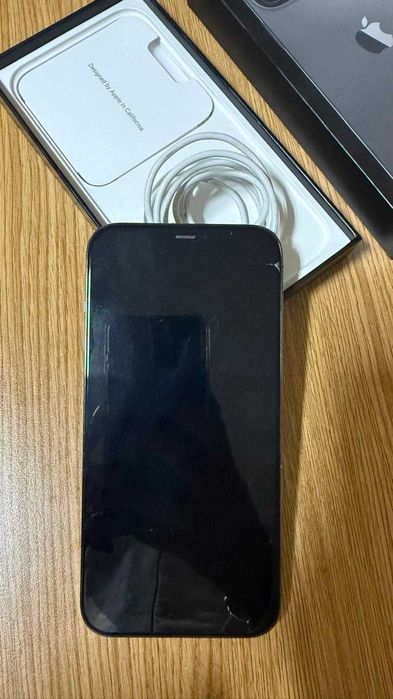 Vendo Iphone 12 Pro Max 256G com 18 capas
