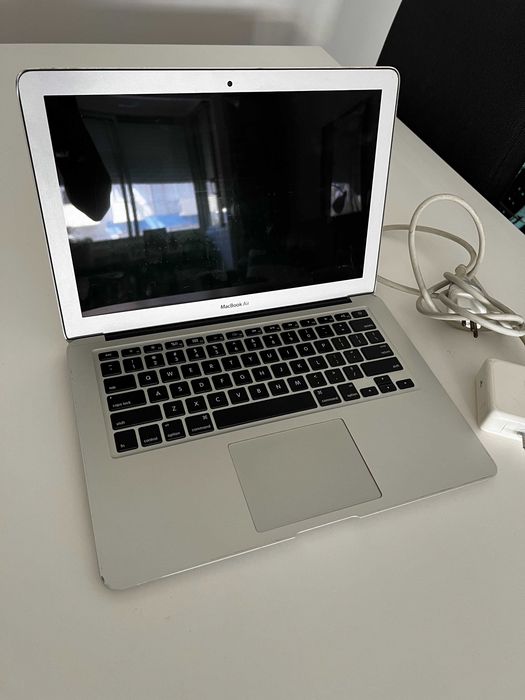 MacBook Air 13" Early 2014 | Intel i5 | 128GB SSD