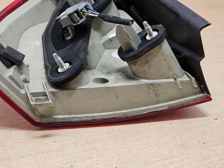 lampa prawa tył volvo v70 xc70 2007-2012