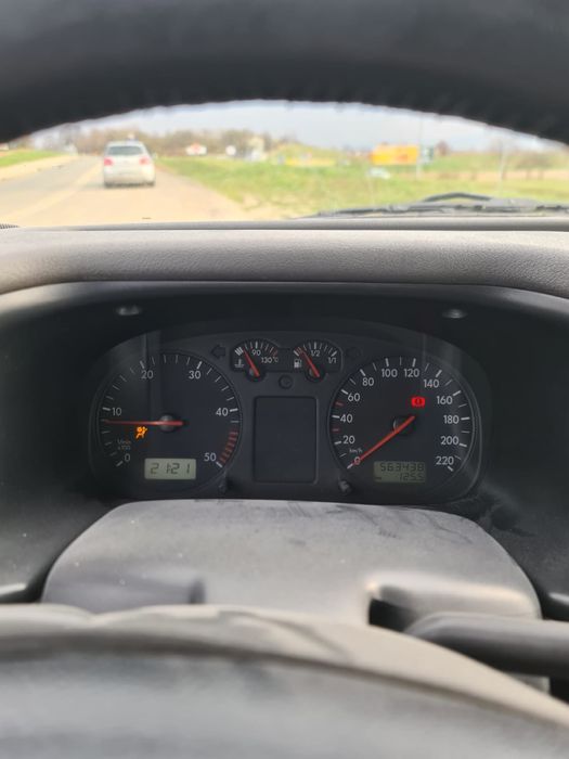 Volkswagen T4 2.5 TDI 9-osobowy rok 2000