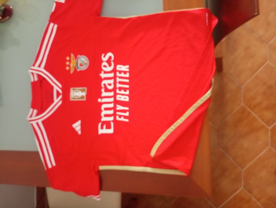 camisola 2023/2024 Benfica campeão 2022-2023  - Emirate Fly Better - Sagres - Tamanho M - NOVA