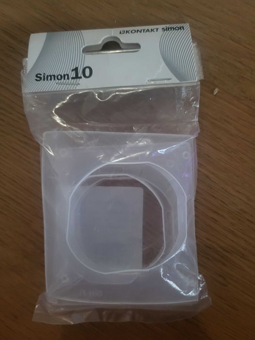 SIMON 10 Uszczelka ramki 3-krotnej potrójnej IP44