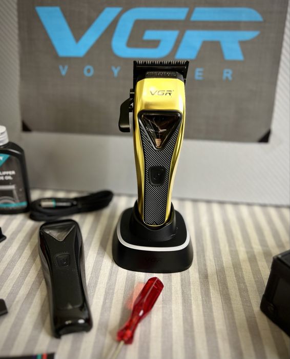 Машинка для стрижки VGR V-015 з DLC лезами та мотором 9000 RPM