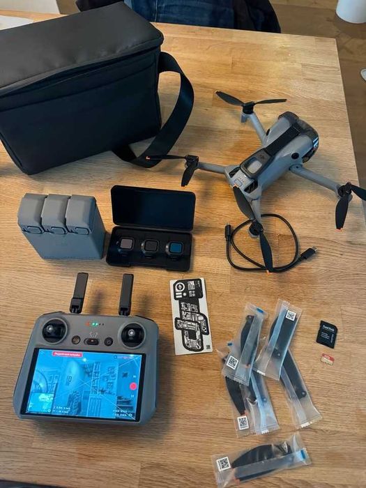 DJI Mini 5 Pro Fly More Combo z kontrolerem DJI RC 2