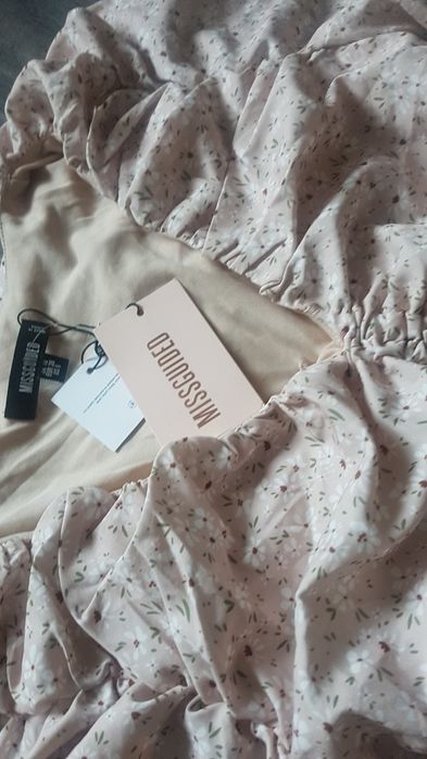 ***MISSGUIDED Bluzka w Kwiaty ze  Ściągaczem M***