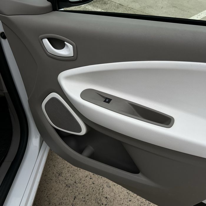 Renault zoe 41 kwt 2019. Запас ходу 300км