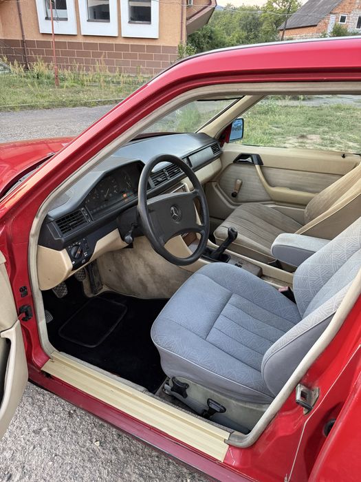 Mercedes-Benz 200D 124