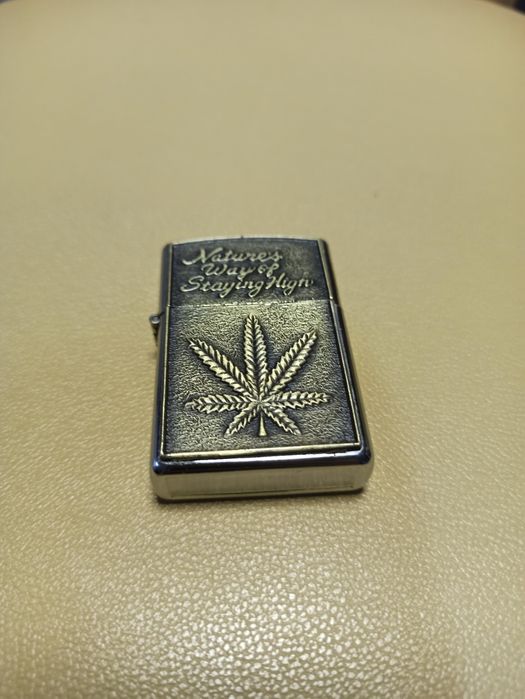 Запальничка бензинова