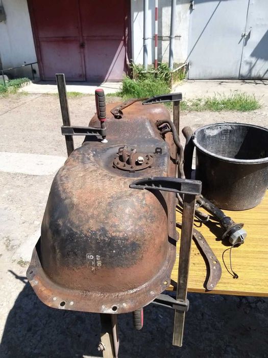 Топливный бак, ремонт кузова, удаление вмятин