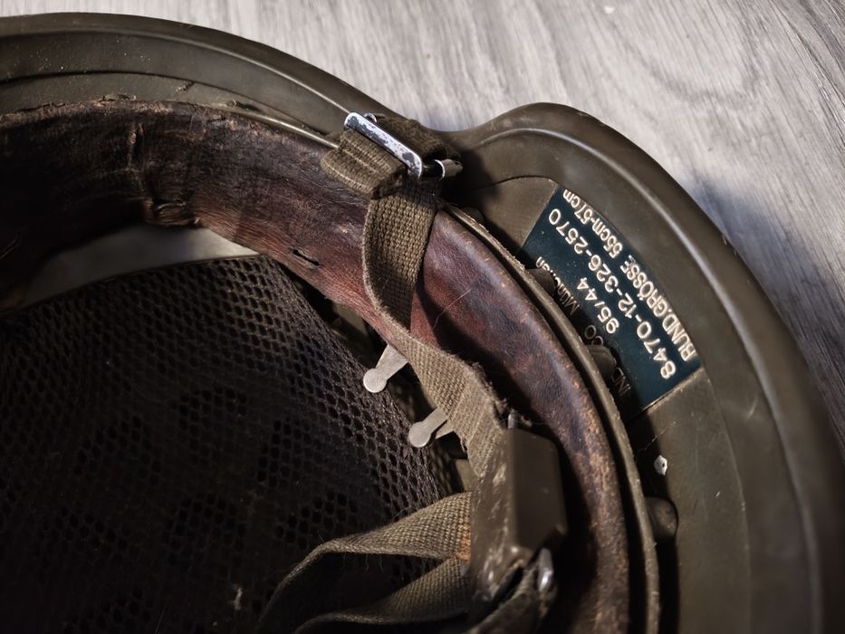 Німецький трофейний шолом