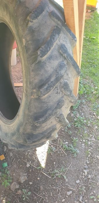 Opony do ursusa c330 12.4-28 Opona cultor 12.4-24

Opona mitas z prawe