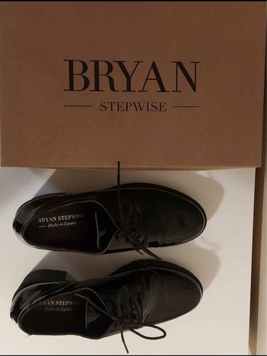 Vendo mocassins verniz