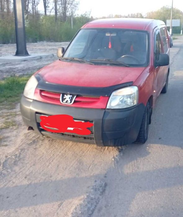 Автомобіль Пежо партнер