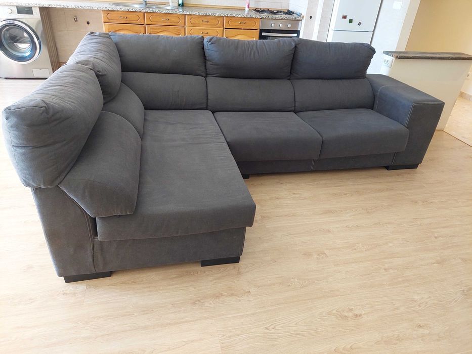 Sofá com chaise long