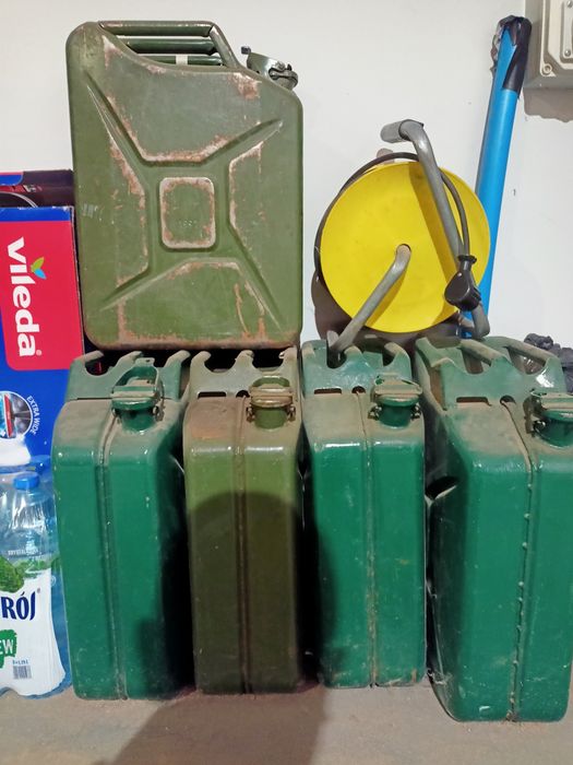 Kanistry metalowe 5 szt 20 litrów