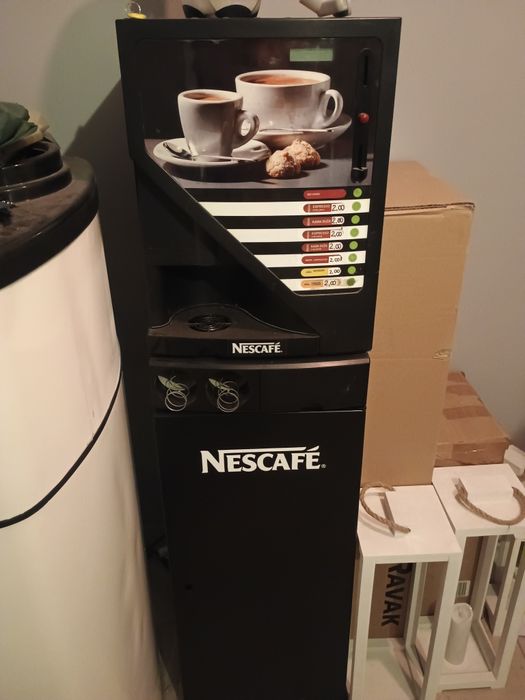 Automat do kawy vendingowy Nescafe