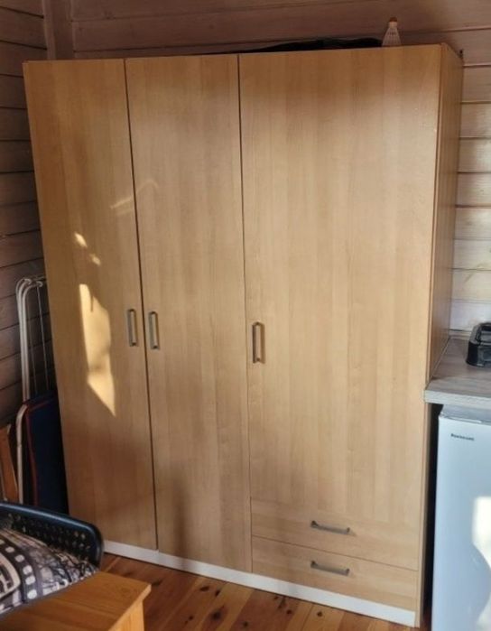 Szafa Jysk na ubrania duża szafa