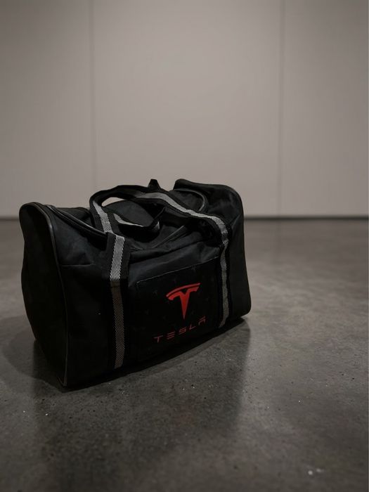 Сумка Tesla чорна дорожня містка — 2 розміри