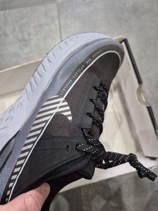 Buty męskie Nike Legend react 2 shield 42,5