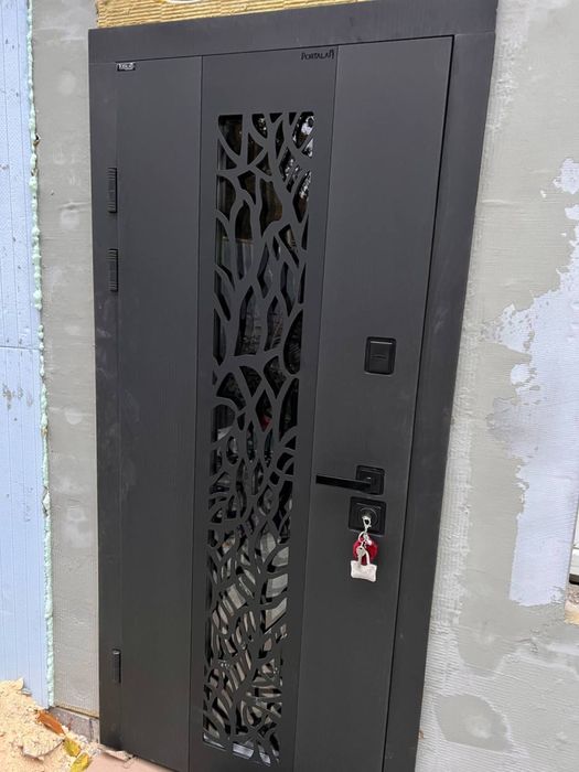 Продам. Входные двери. Установка двери в подарок.