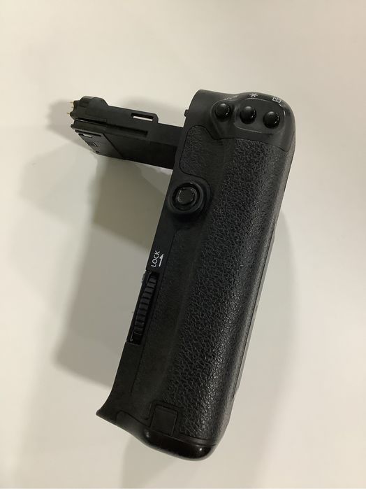 Battery Grip BG-E11