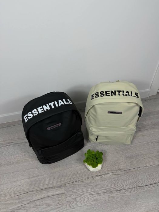 Рюкзак Essentials в наявності