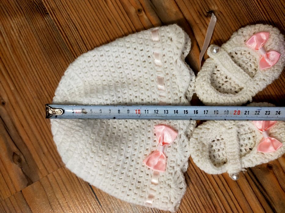 Ręcznie robiony hand made komplet szydelkowy czapka buty sesja chrzest