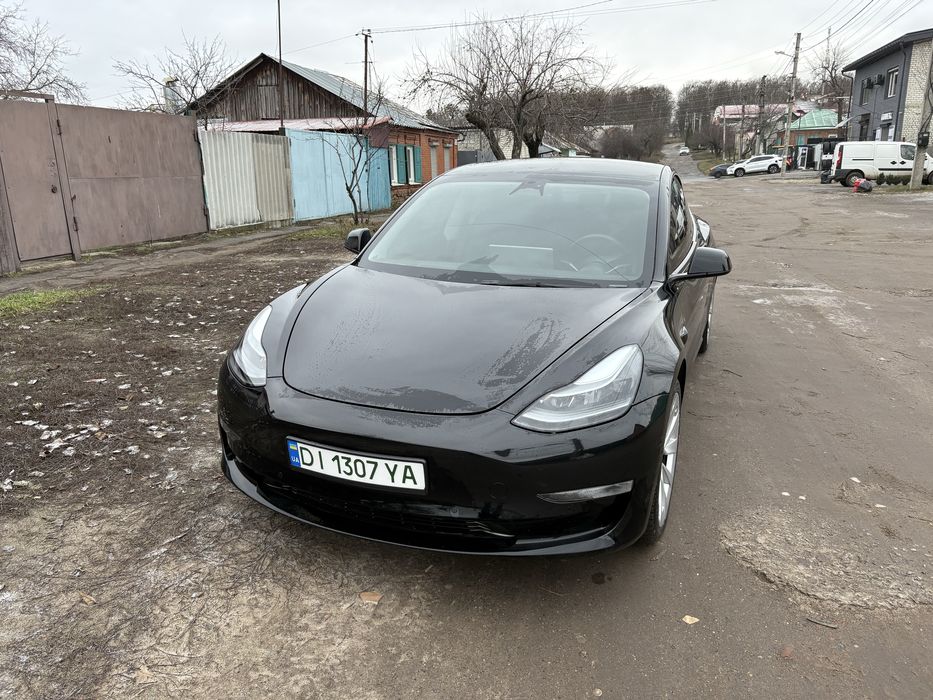 Tesla model3 rest