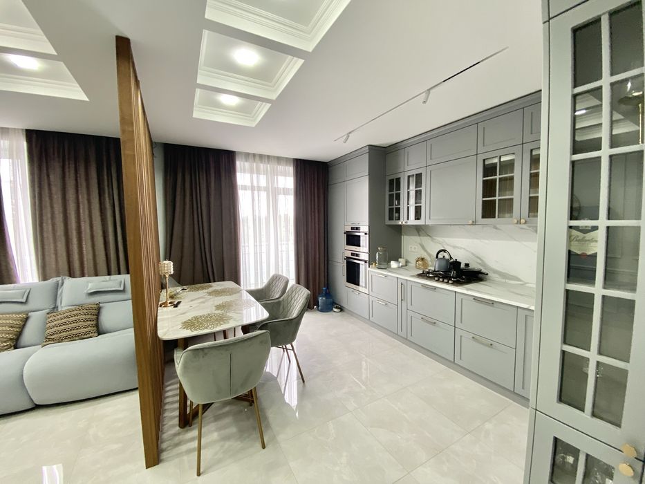 Продається квартира. ЖК Липки. Вул. Мазепи. 83 м². Шикарний ремонт.