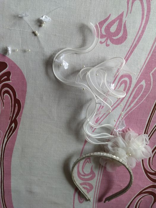 Сукня біла для дівчинки 9-10 років, якісна!