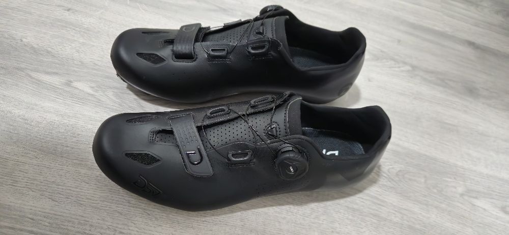 Sapatos ciclismo (Novos) - DPV Caleus Road preto