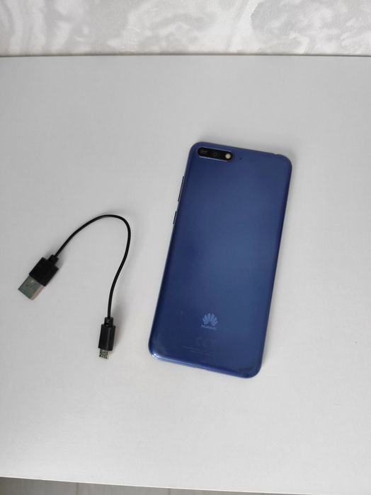 Телефон Huawei Y6 2018 Blue