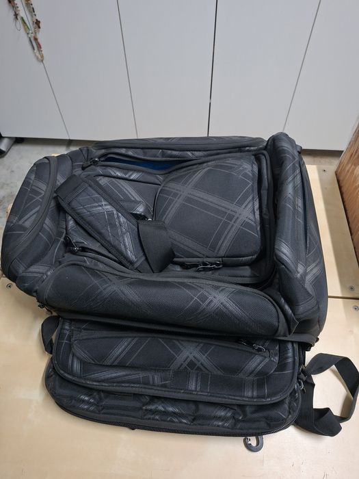 Mochila Hurley com saco de Pc incluído