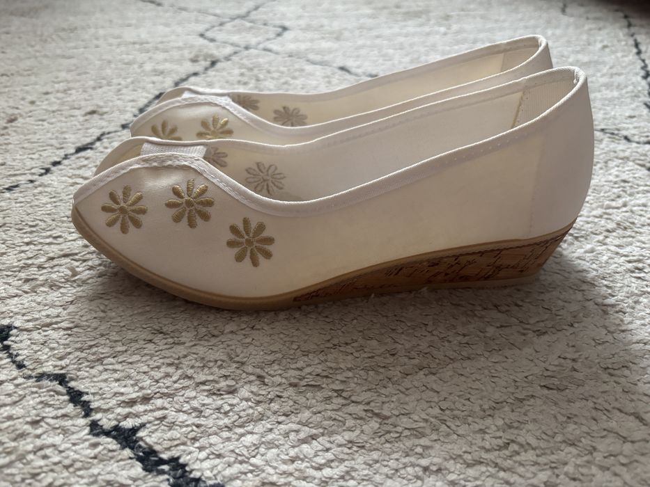 Espadryle koturna korkowe M&S 39 biale ecru off cream