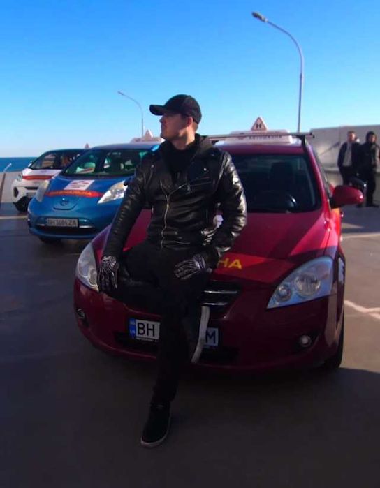 Уроки вождения. Курсы вождения. Інструктор по водінню Механіка/автомат