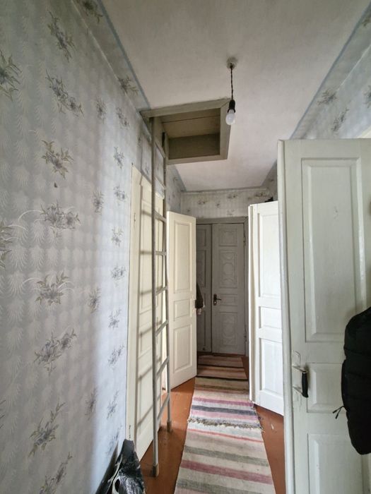Продаж в с.Старому будиночок поруч центра села!